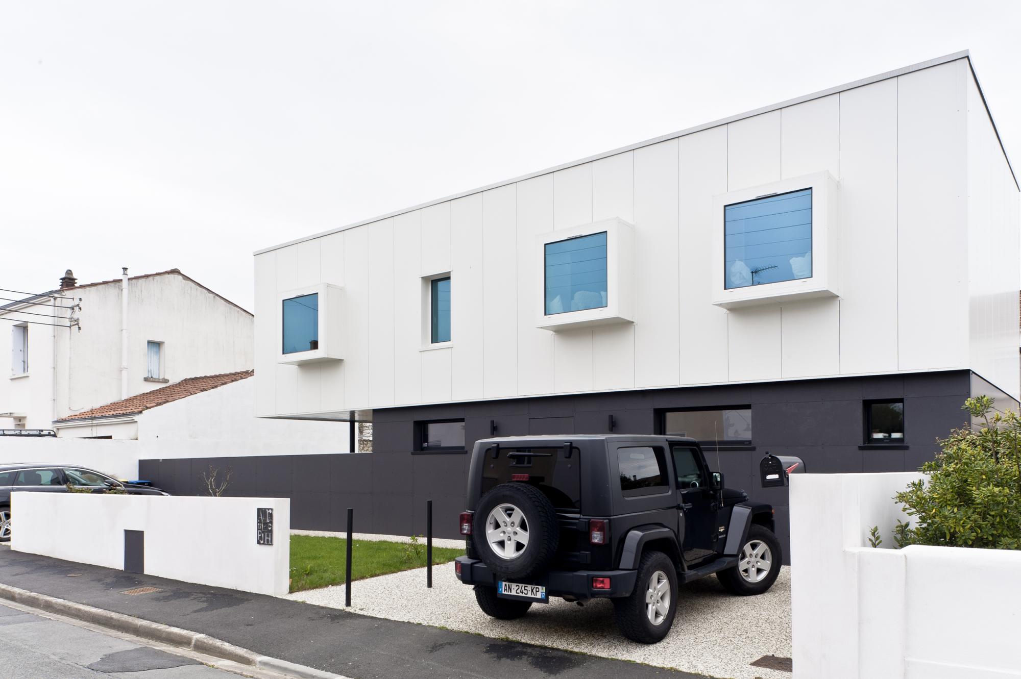 White & black  - Construction d'une maison Ã  ossature mÃ©tallique - La Rochelle (17)